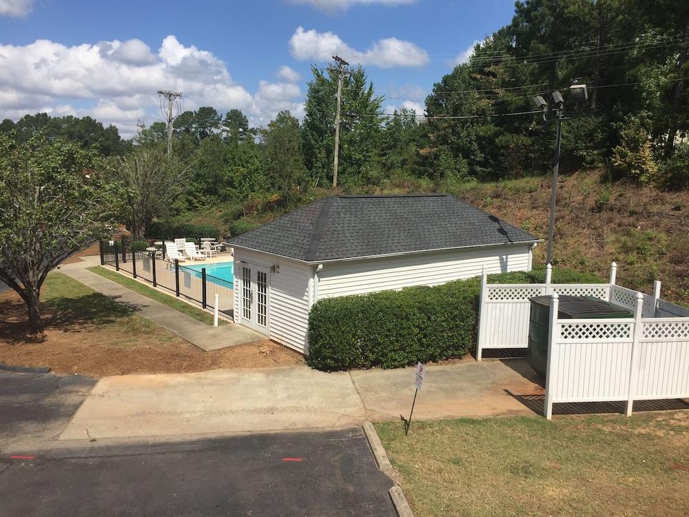 Baymont By Wyndham Greenwood Bagian luar foto