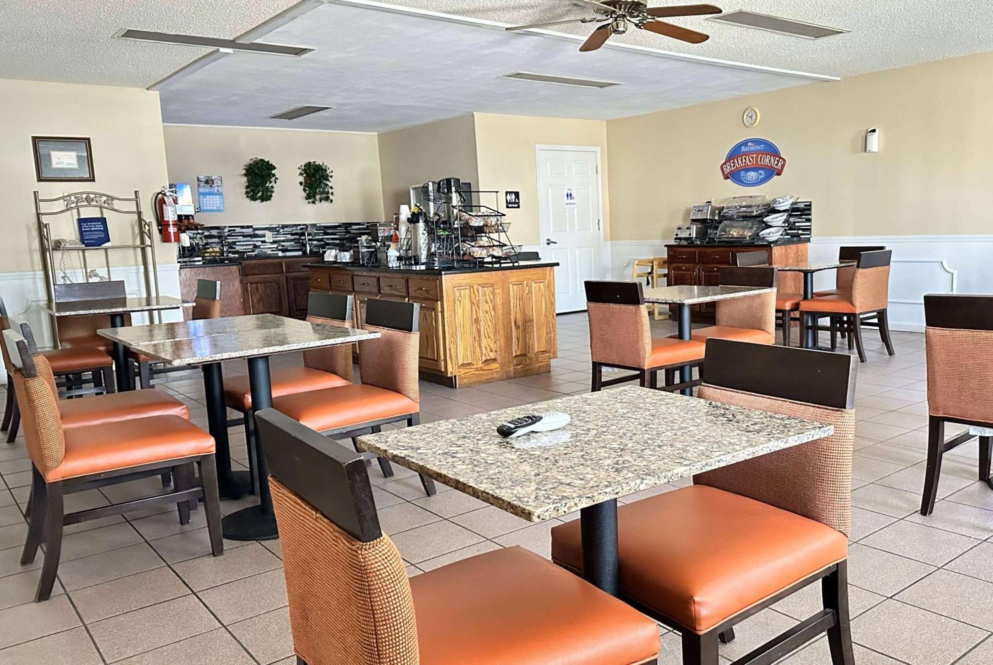 Baymont By Wyndham Greenwood Bagian luar foto