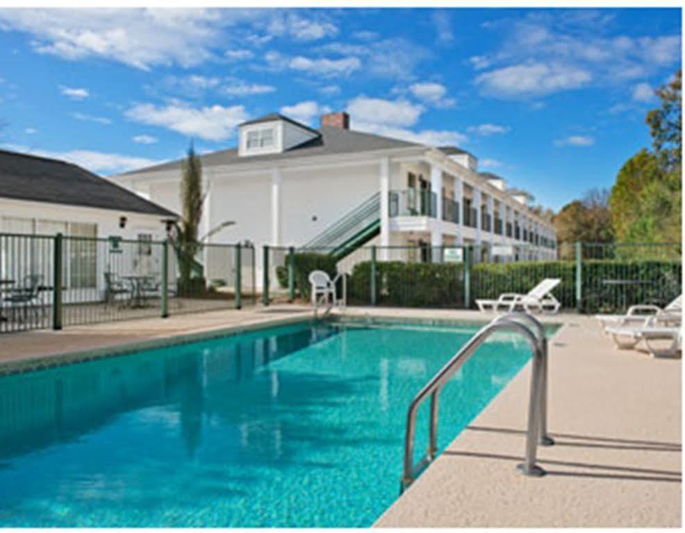 Baymont By Wyndham Greenwood Bagian luar foto