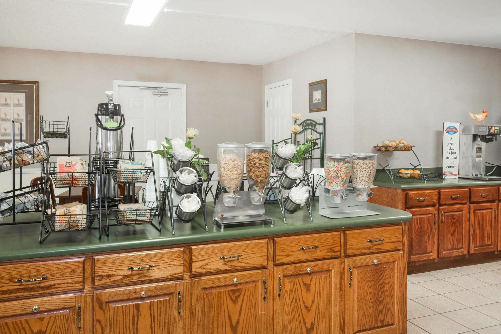 Baymont By Wyndham Greenwood Bagian luar foto